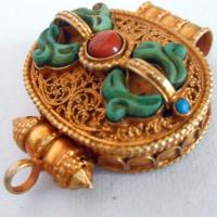 Gau | golden & turquoise dorje
